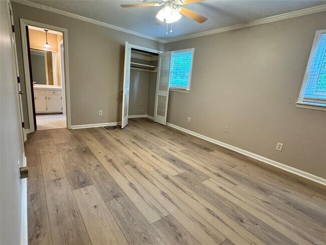 Building Photo - 2914 Sumter Ave