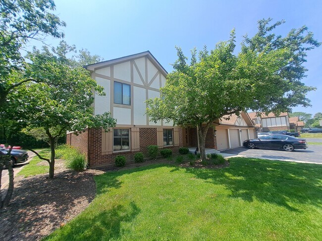 Primary Photo - 905 Knottingham Dr
