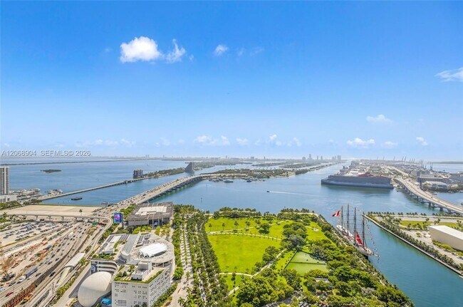 Building Photo - 1000 Biscayne Blvd