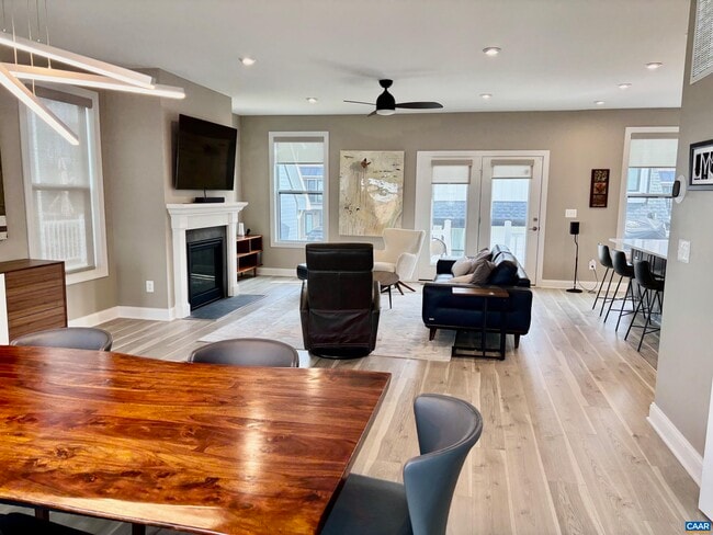 Building Photo - 6217 Raynor Pl