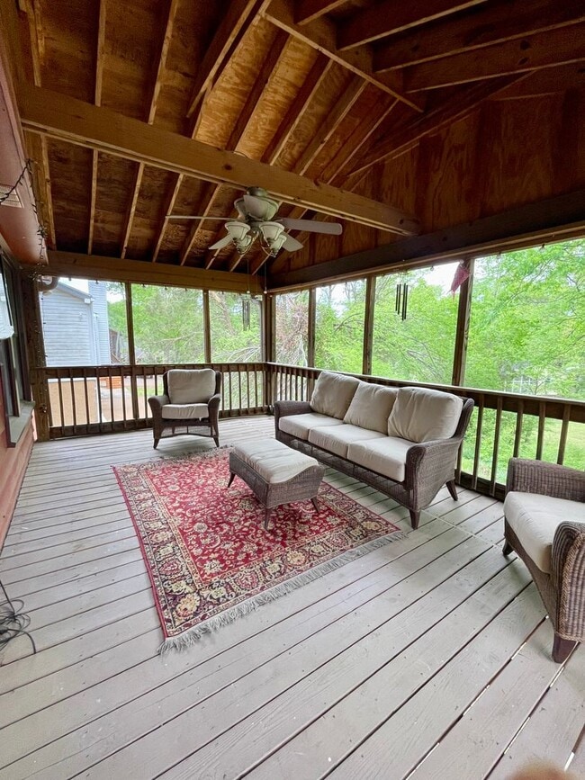 Building Photo - 6808 River Ridge Dr