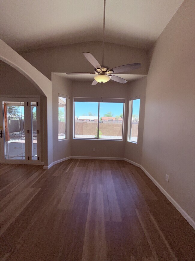 Building Photo - 9102 N Safflower Ln