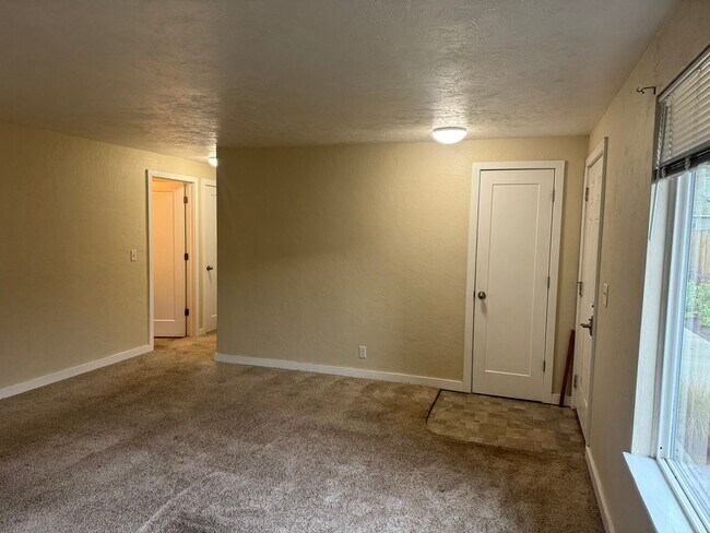 Building Photo - 41 N Lawrence St