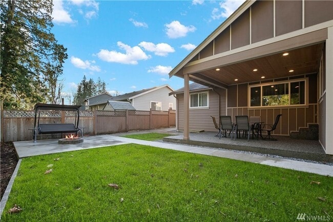 Building Photo - Beautiful 3 Bed 2 Bath House