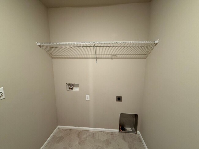 Building Photo - Spacious, modern 5-bed, 2.75-bath in sought-after Daisy Crossing Community in Sultan