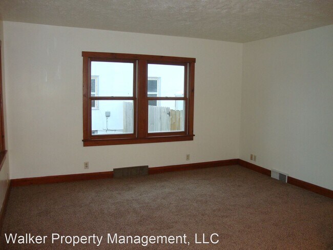 Building Photo - 4 br, 2 bath House - 1128 W. State Street
