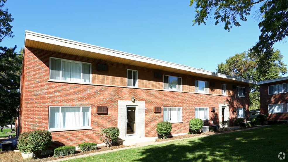 Grandview Gardens 1500 S Waterford Dr Florissant MO 63033 Apartment Finder
