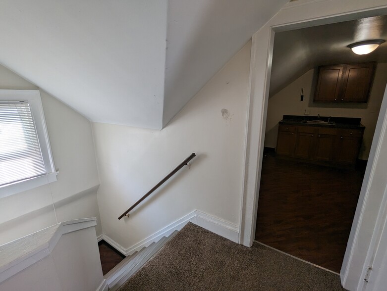 Building Photo - 608 Elmwood Ave
