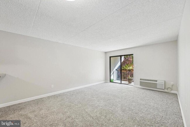 Building Photo - 800 Avondale Rd