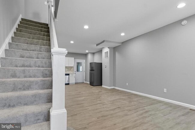 Building Photo - 809 Pontiac Ave