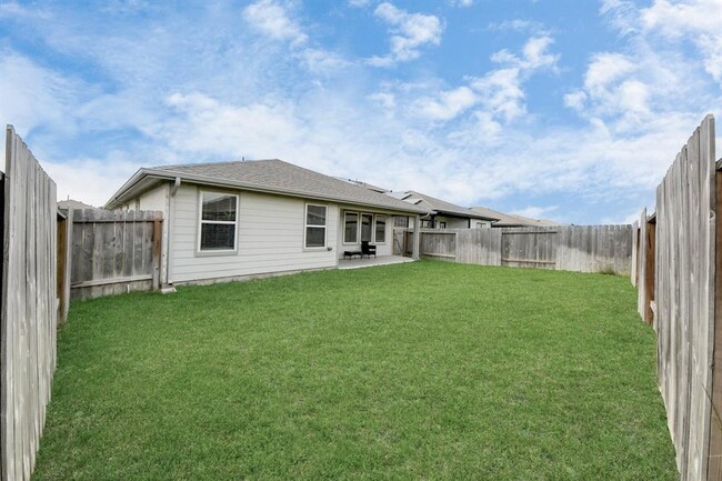 Building Photo - 7007 Fleetwood Crescent Wy