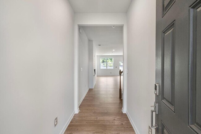 Building Photo - 420 Pt Pl Dr