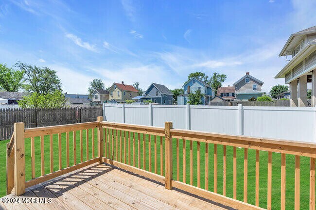 Building Photo - 30 Cedar St