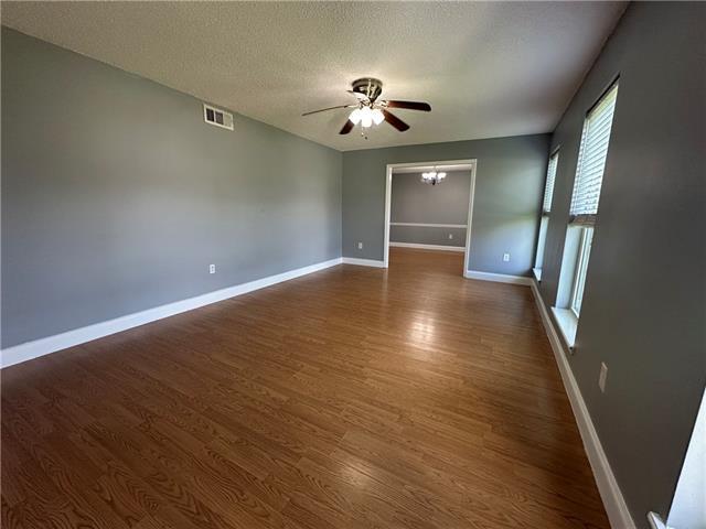 Building Photo - 888 Legion Dr
