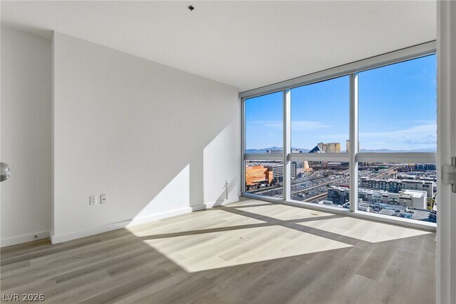 Building Photo - 4471 Dean Martin Dr