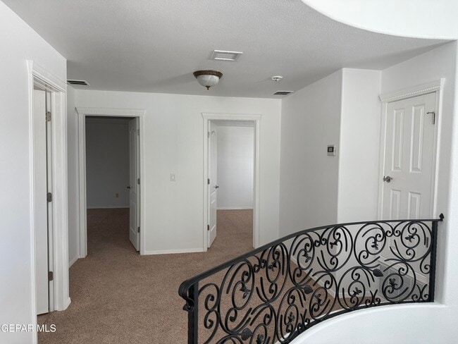 Building Photo - 1605 Playa Del Sol St