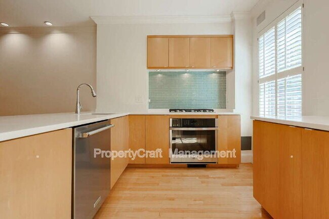 Building Photo - 29 E Springfield St