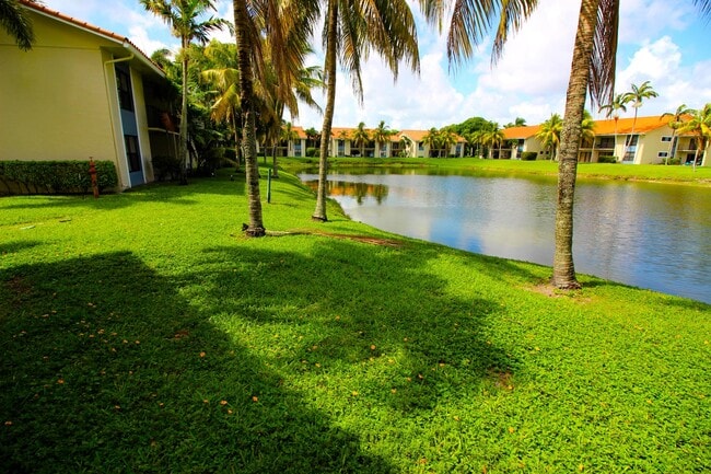 Building Photo - 1513 Lake Crystal Dr