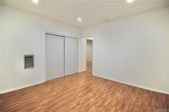 Building Photo - 3815 W Verdugo Ave