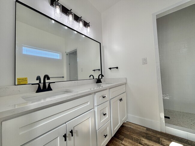 Building Photo - 227 Canyon Springs Dr