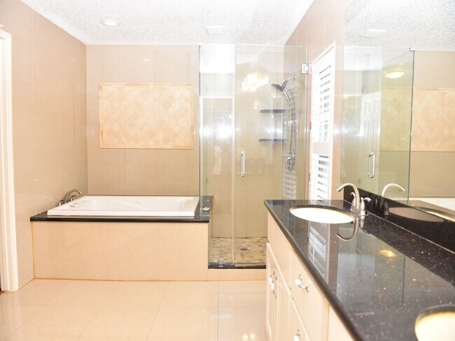 Building Photo - 9211 Rocky Valley Dr