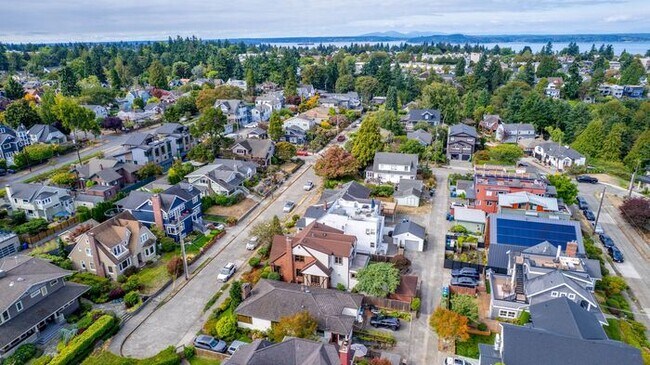 Building Photo - Stunning Air Conditioned 1931 Tudor in Coveted Admiral w/ Views