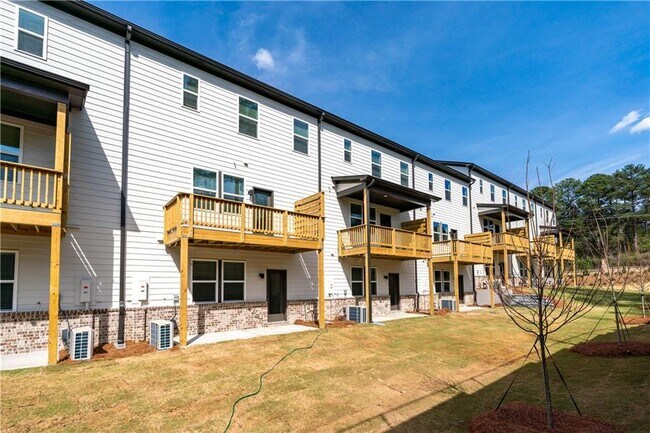 Building Photo - 376 Sunset Holw St