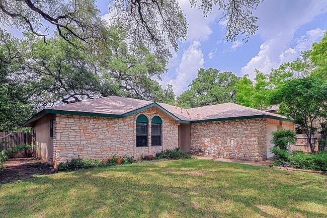 Primary Photo - 3510 Oak Creek Dr