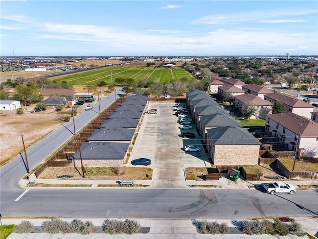 Building Photo - 1105 W Kennedy St