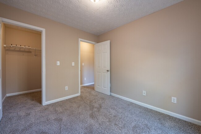 Building Photo - 6246 Redan Overlook