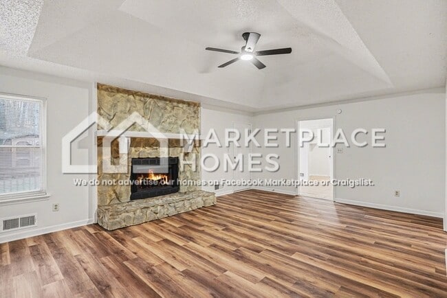 Building Photo - 145 Springvalley Way