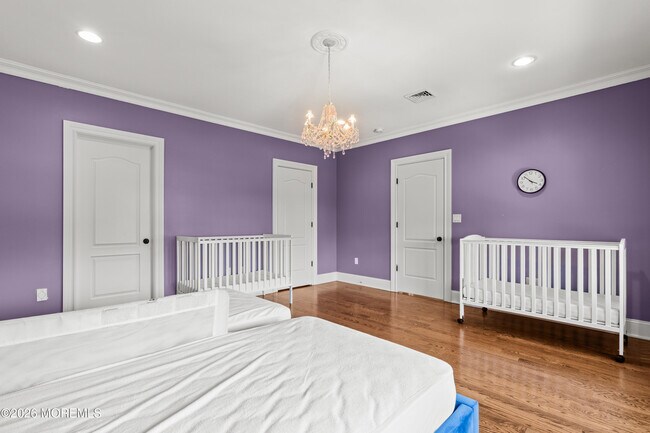 Building Photo - 558 Cedar Ave