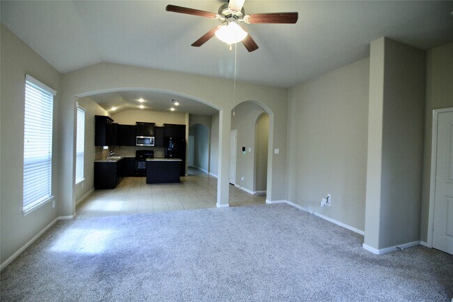 Building Photo - 25311 Saddlebrook Ranch Dr