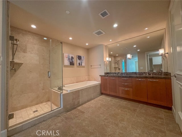 Building Photo - 5068 Scholarship