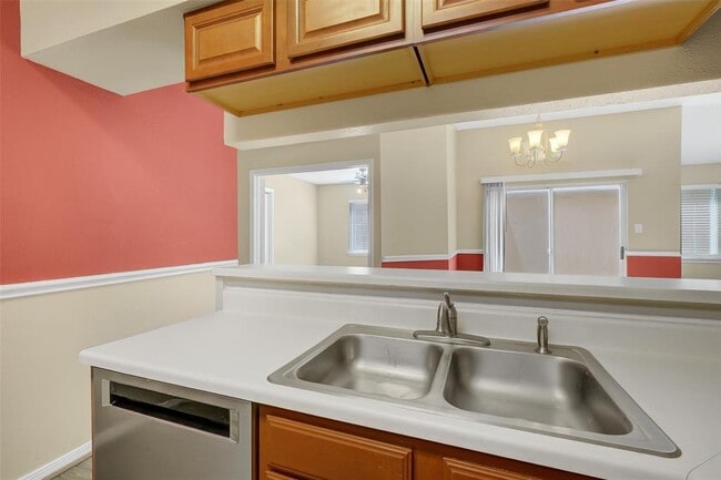 Building Photo - 16110 Springbank Dr