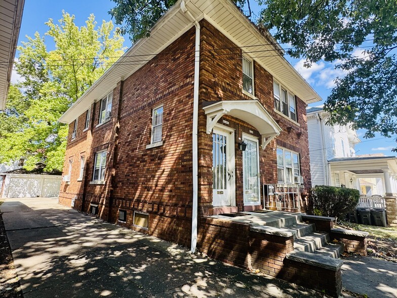 Building Photo - 1149 W Monroe St