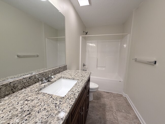 Building Photo - 5153 Richard Rd