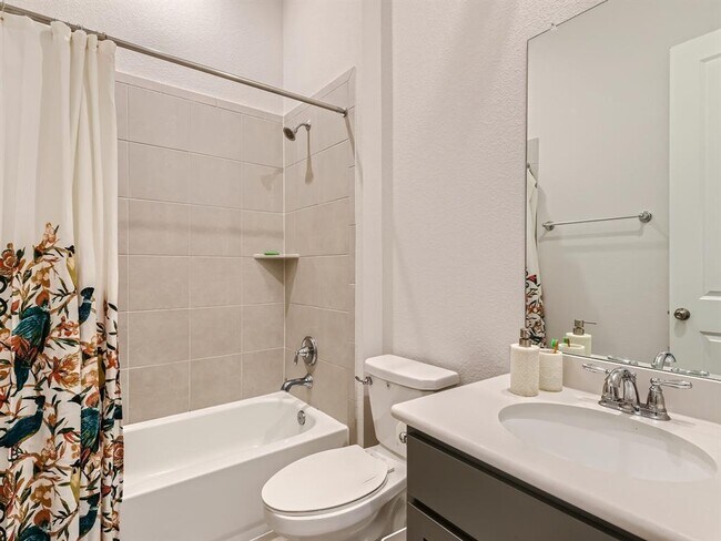 Building Photo - 19404 Fernando Trl