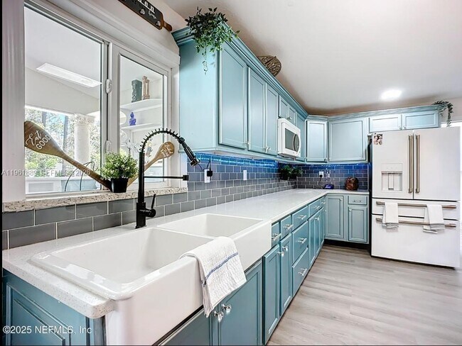 Building Photo - 11115 Duval Rd