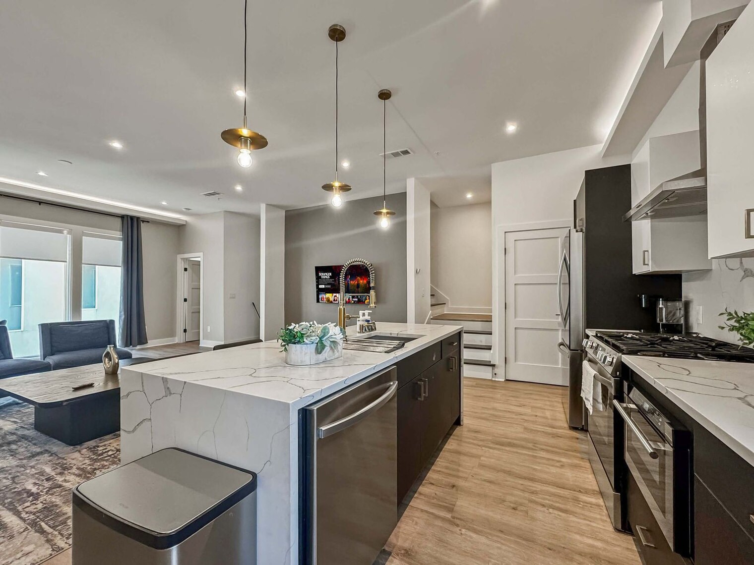 Building Photo - 1731 N Fitzhugh Ave