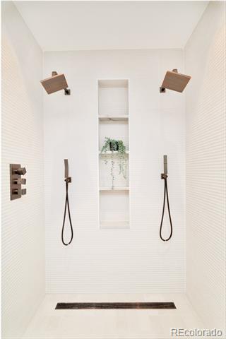 Building Photo - 332 Steele St