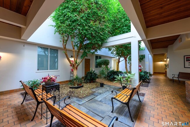 Building Photo - 319 New Britain Rd