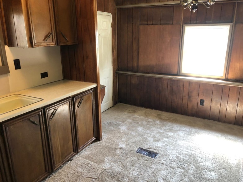 Building Photo - 1145 Hendersonville Rd