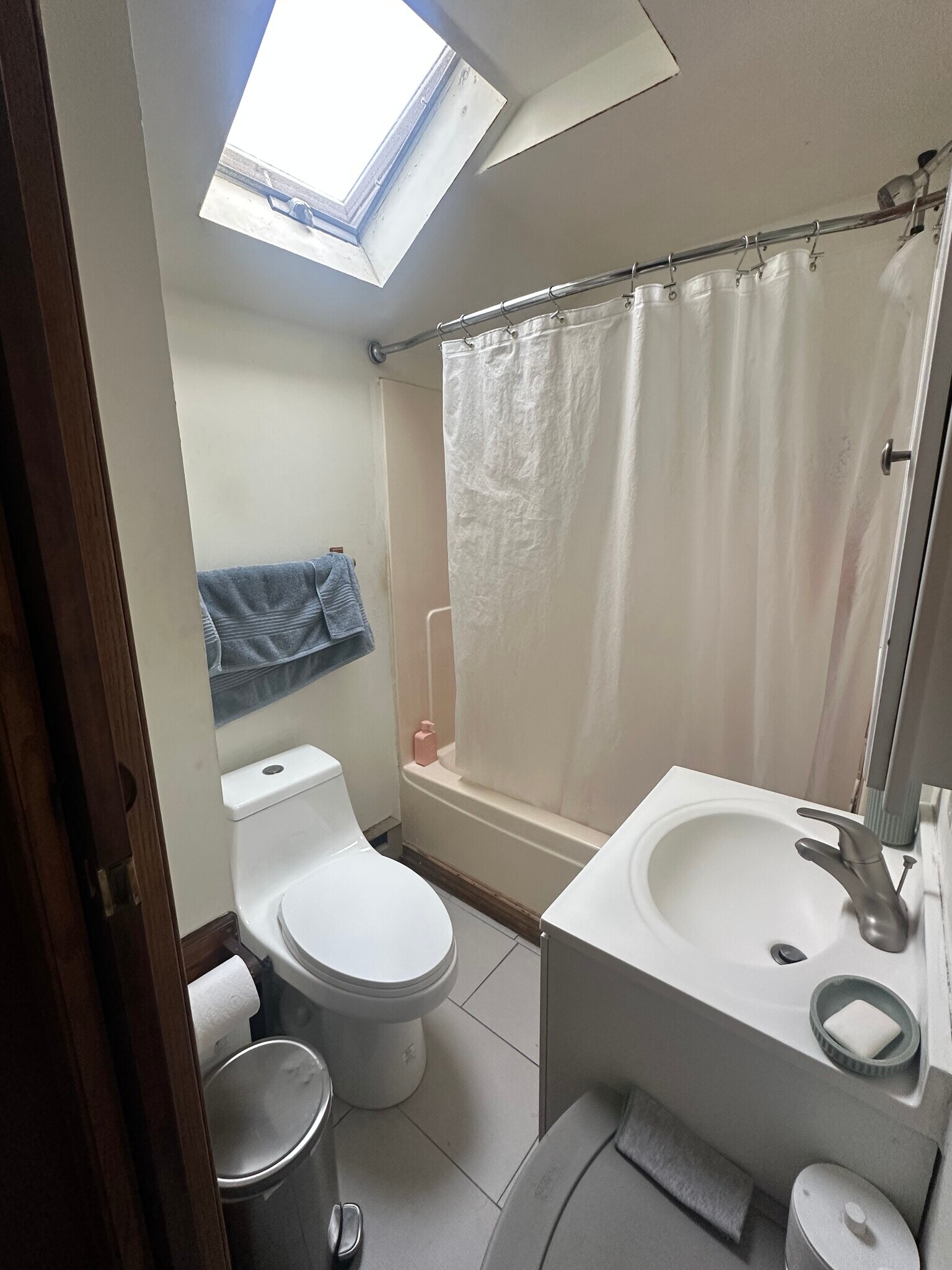 Building Photo - 3829 Bloomington Ave