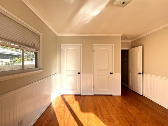 Building Photo - GREAT NEIGHBORHOOD ON A QUIET CUL-DE-SAC 4+2 LARGE BACKYARD