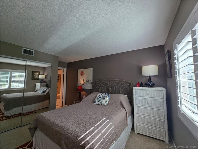 Building Photo - 5564 NE Gulfstream Way