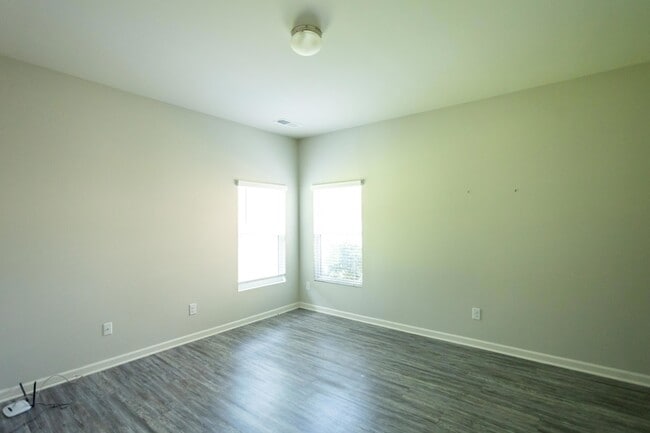 Building Photo - 1115 Dietrich Ln