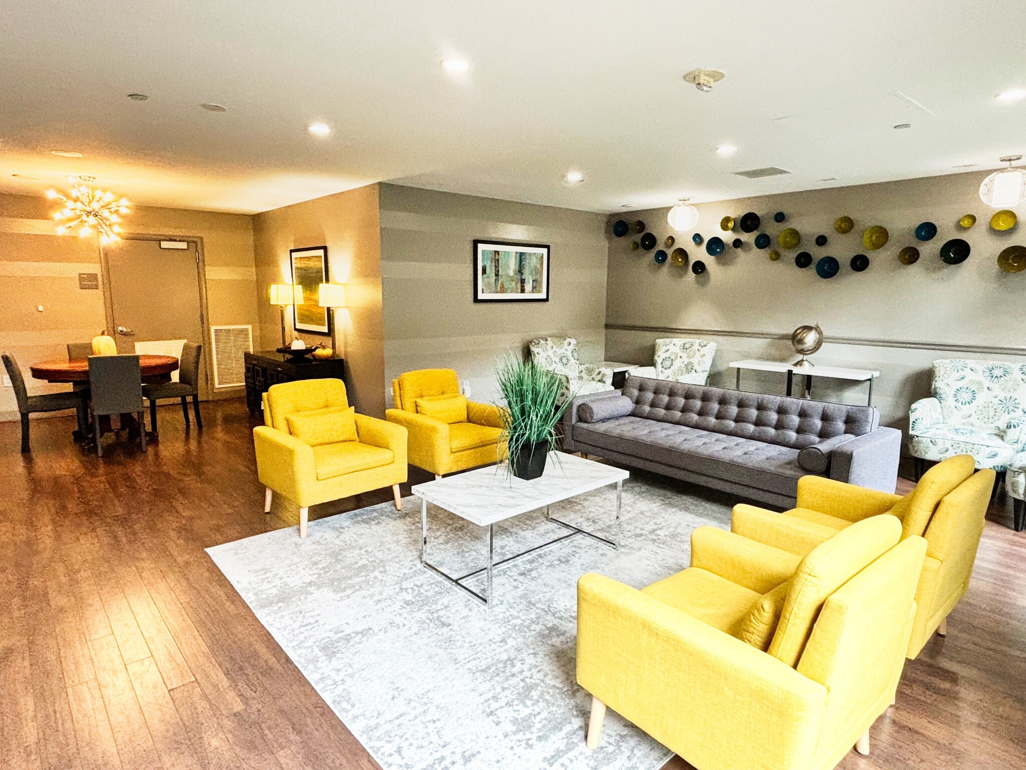 Building Photo - 1021 N Garfield St