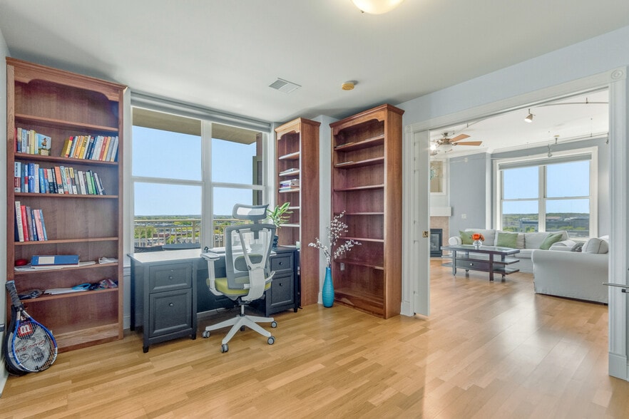 Building Photo - 360 W Washington Ave