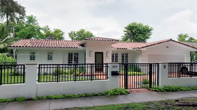 Primary Photo - 614 San Juan Dr